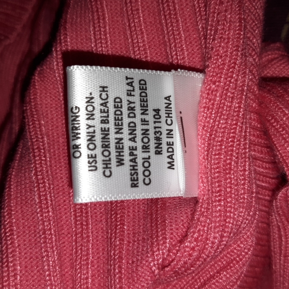 The Limited Pink Top - Size Medium - Picture 10 of 11